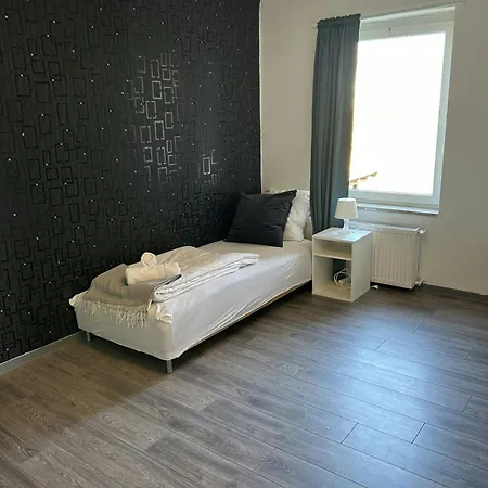 Апартаменты Spacious For 6