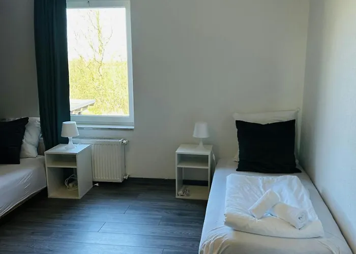 Spacious For 6 *